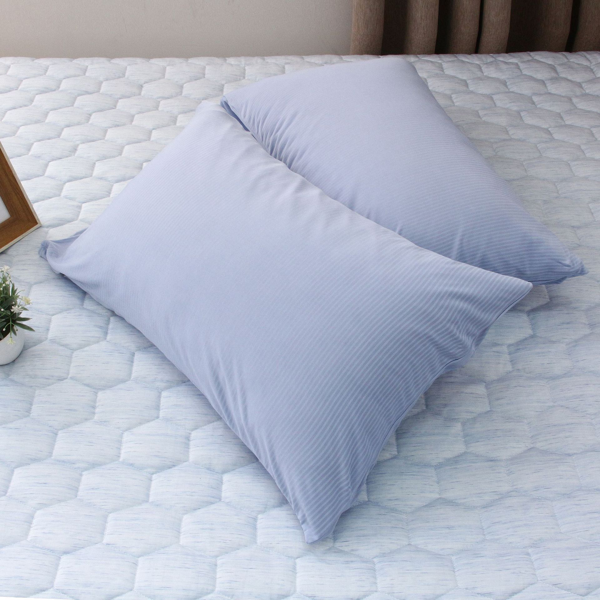 Cooling Summer Blanket – Breathable Heat-Absorbing Fiber with Washable Cover
