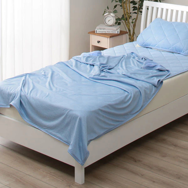 Cooling Summer Blanket – Breathable Heat-Absorbing Fiber with Washable Cover